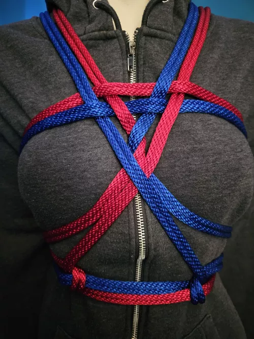 Tried to do a freehand double triangle with opposite colour on the sides by NateMazuri