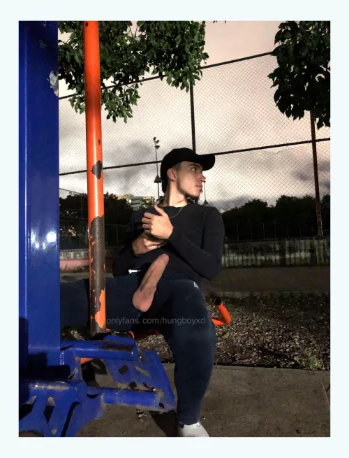 waiting for someone to come and see my big cock. got sweaty coming here so the smell must be amazing. #fortheloveofoutdoorexhibition by SafeIndependence9407