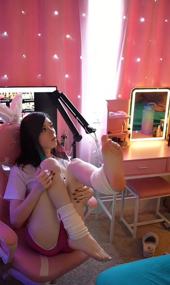 Where’s your mouth going first? 😜 posted by puppygirlxxx