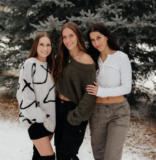 Which sister? by runnerrunner98