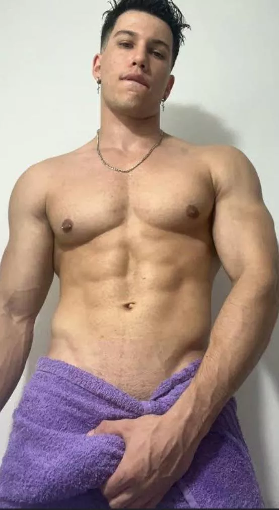 Who wants to be the next one to take a shower with me?🍆🥵 posted by New_Airport7271