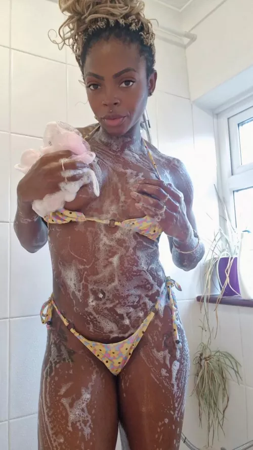 Who's gunna help clean me? by mebutmore_