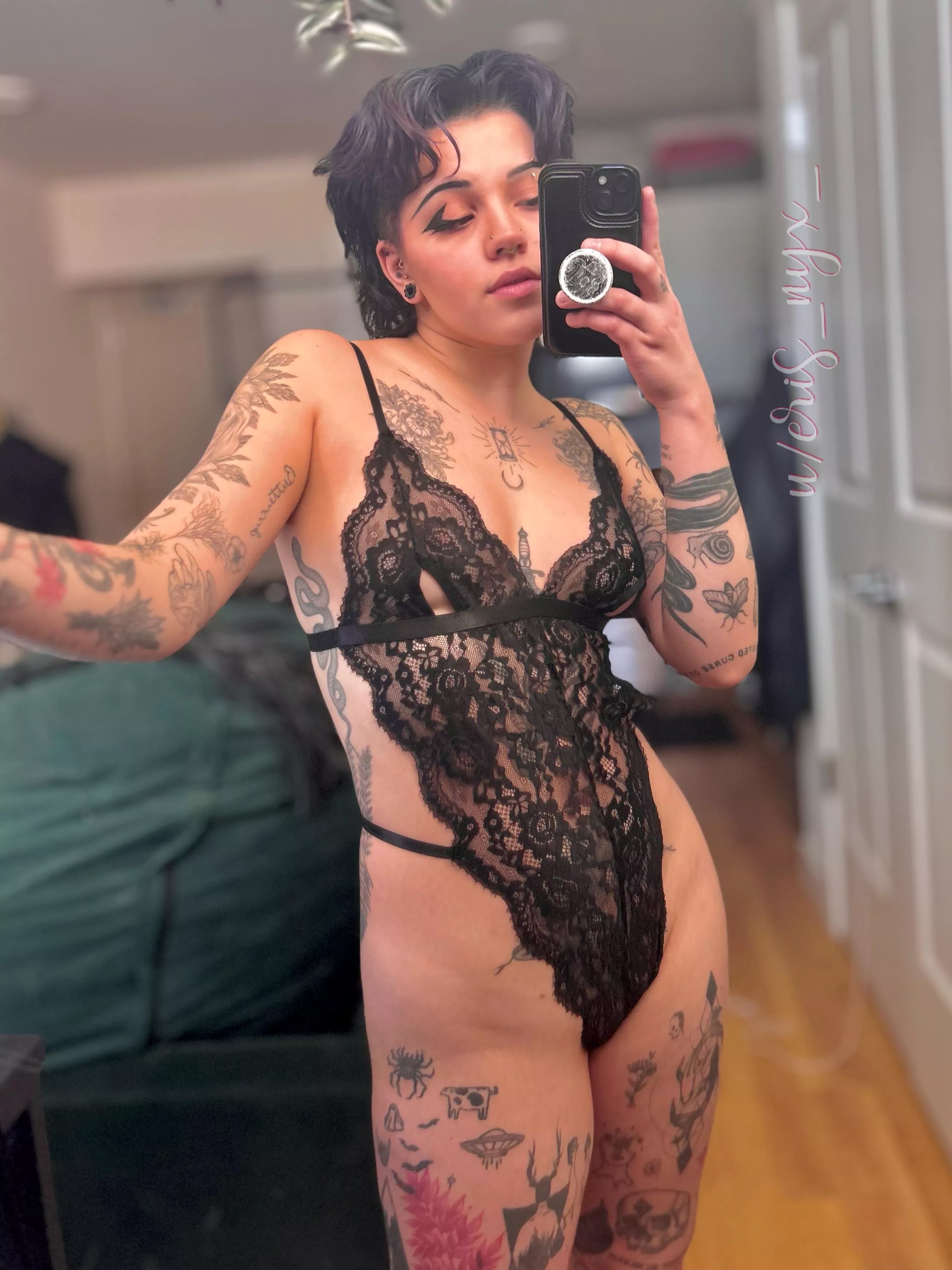 Would you rather eat me or finger me 👅 posted by eris_nyx_