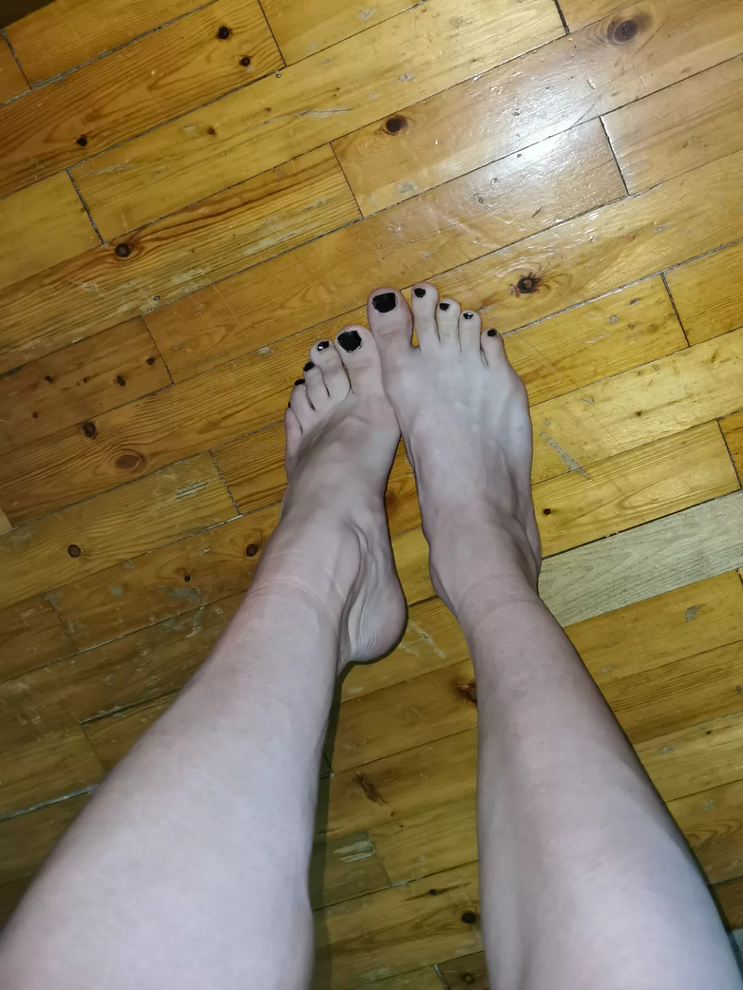 Would you take a foot job? posted by Zeraquinnxx