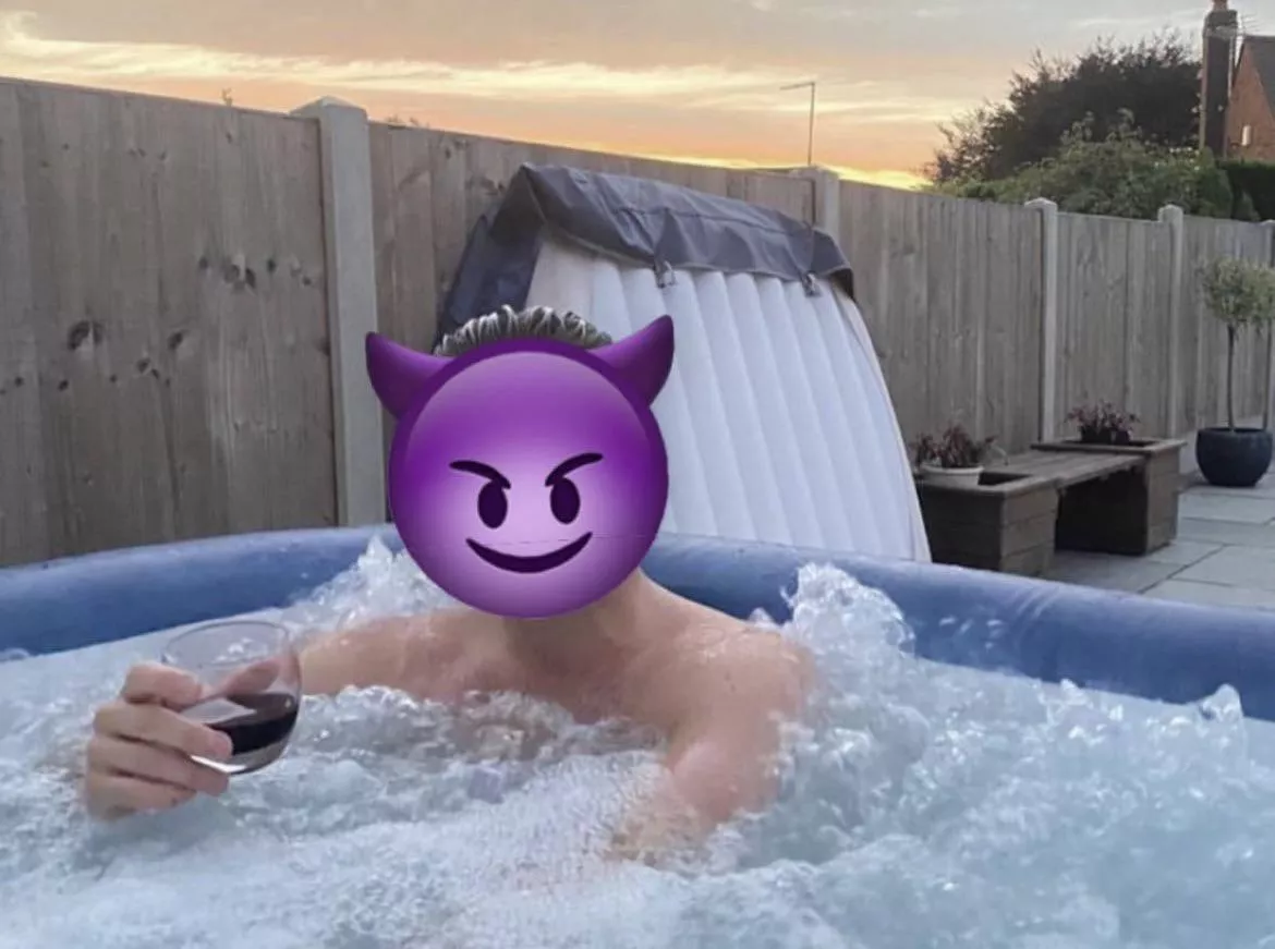 19 straight guy with gf…. Got a fantasy of gay hung guys bullying me and laughing at me. Want to be humiliated and used lol, give me a message asap want strict and experienced. posted by Upset-Yam3687