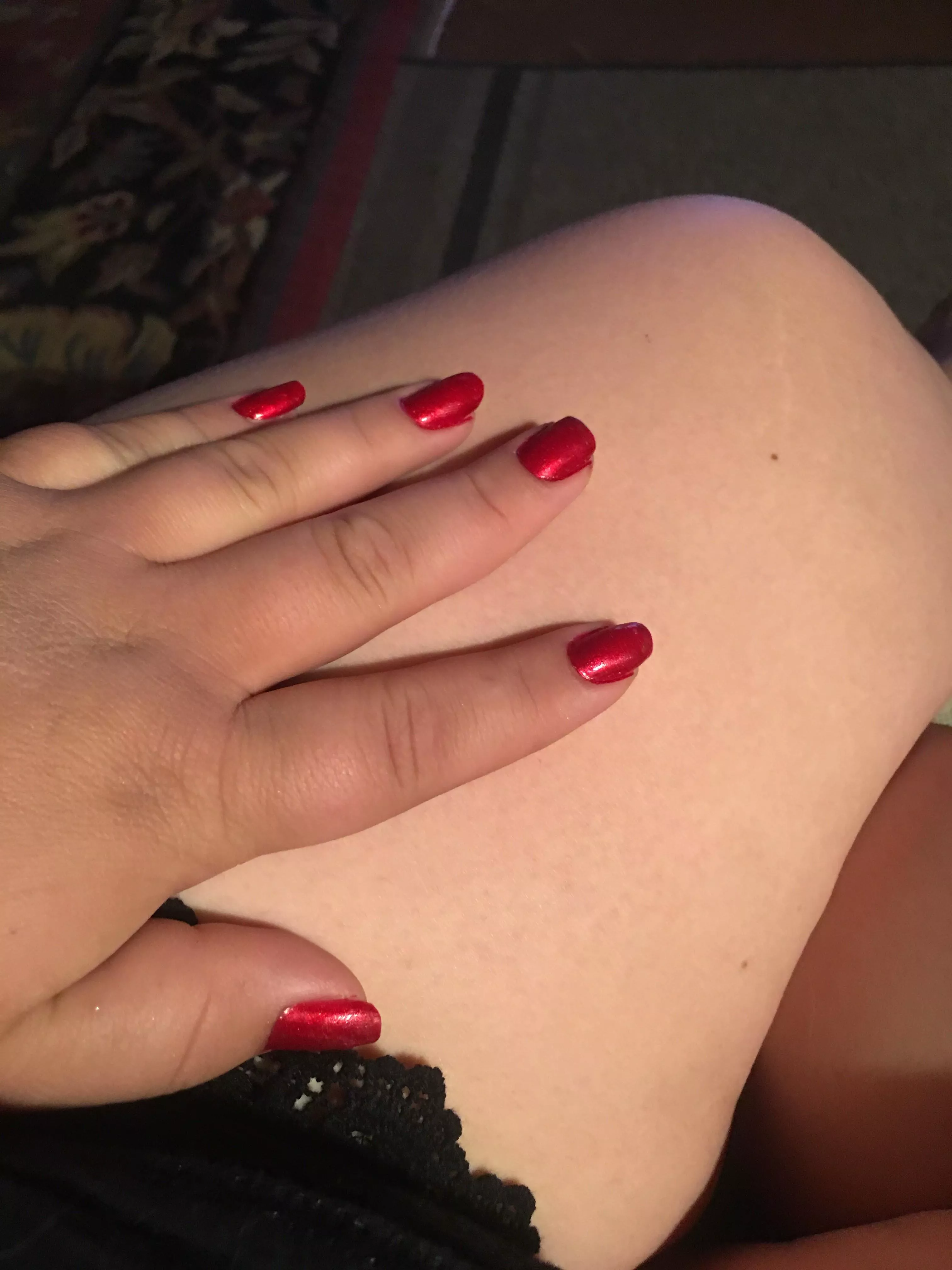 Anyone like chubby hands 🙈 posted by BigASSbaddie