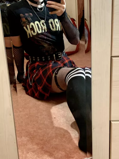 Anyone up to get know each other 💕 by Rock_fox23