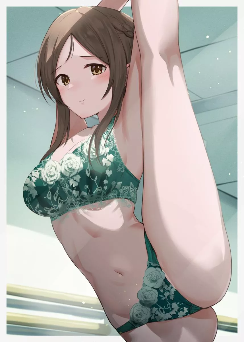 Ayase Honoka Stretching [Idolmaster] posted by A_MASSIVE_PERVERT