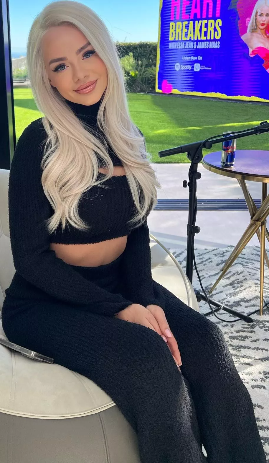 Beautiful Lady posted by TaylorSwiftIsSexy