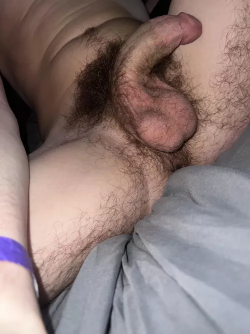 Check out the hairs growing on my shaft 🤤 by Drakey2000OF