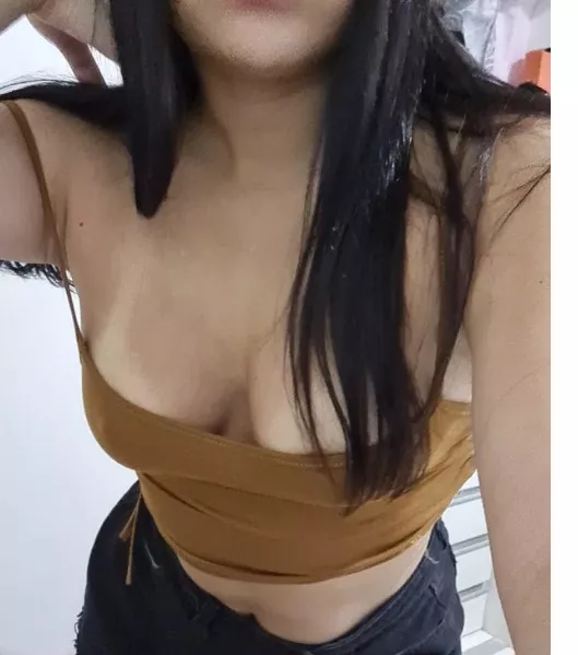 Don't be distracted by my tits posted by Mik0111