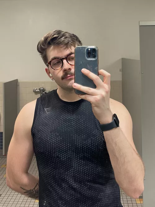 Don’t forget to move today bros 🫰🏻 by Fantastic-Side1299