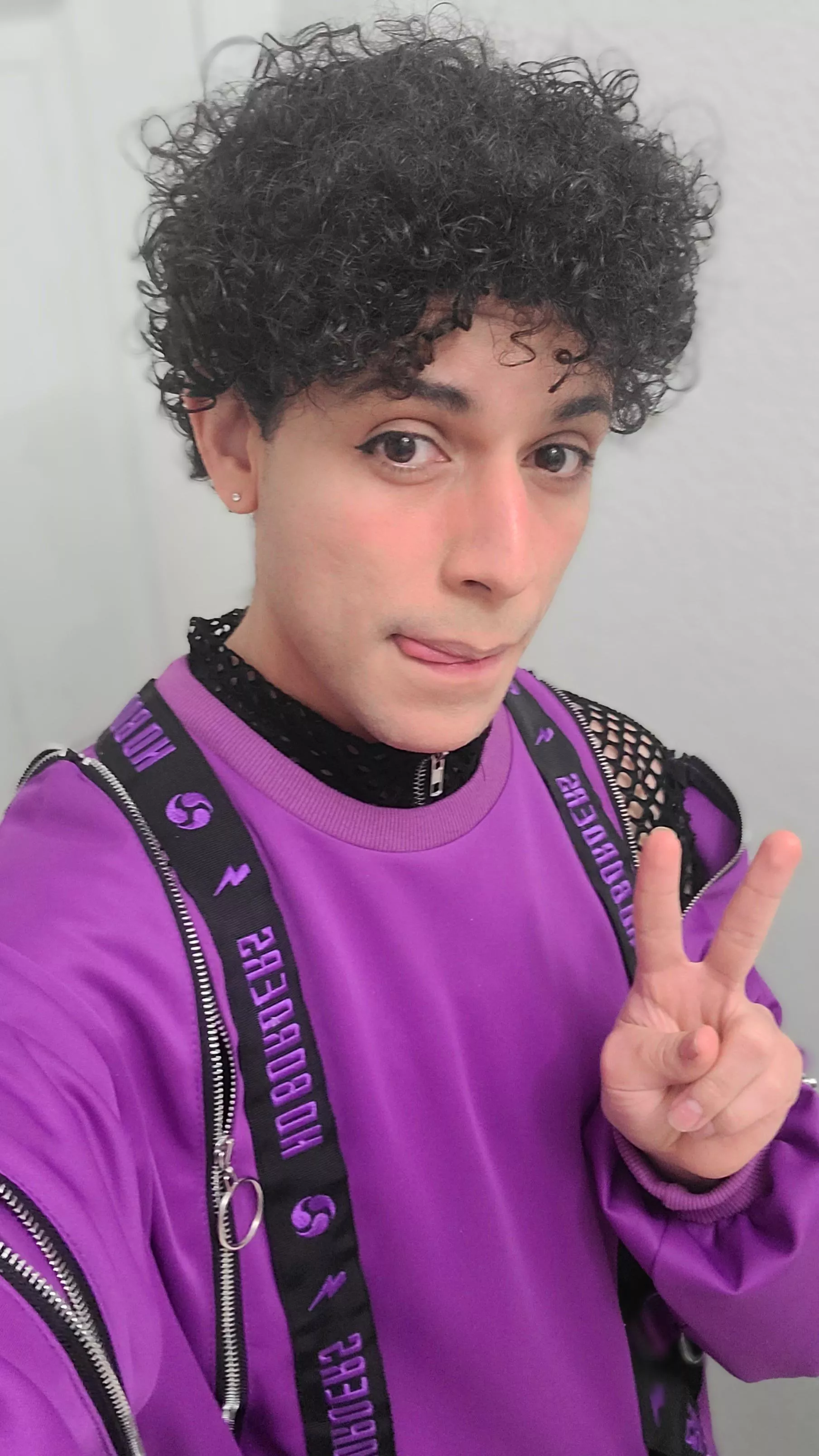 Forgot to take a photo of my whole outfit 🙃 posted by PixelSama_cos