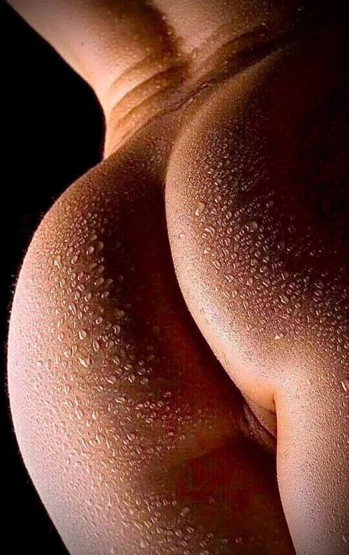 Glistening by Straightsexy10s