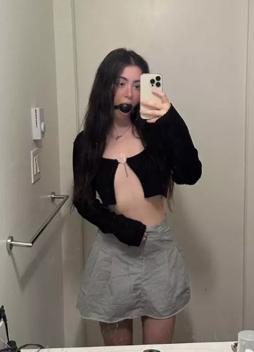 Good sluts gag themselves before daddy comes over [f] by georgiawest1