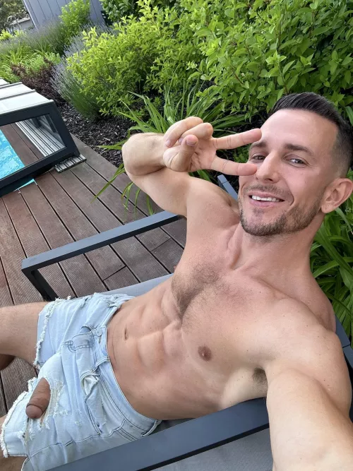 Hello everyone, my friend sends greetings to you by codemasterzerpa