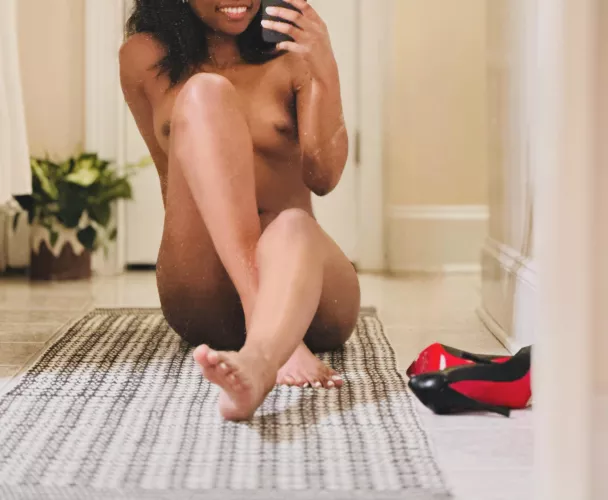 If you can get me to spread my legs, I will cum for you by joe6916