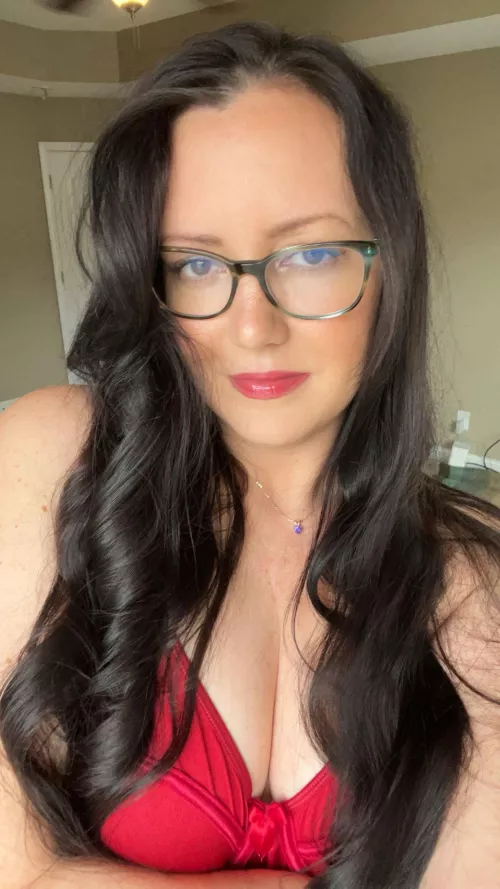 If you want to follow a sexy milf @jennis_83 by Swift_jennis8