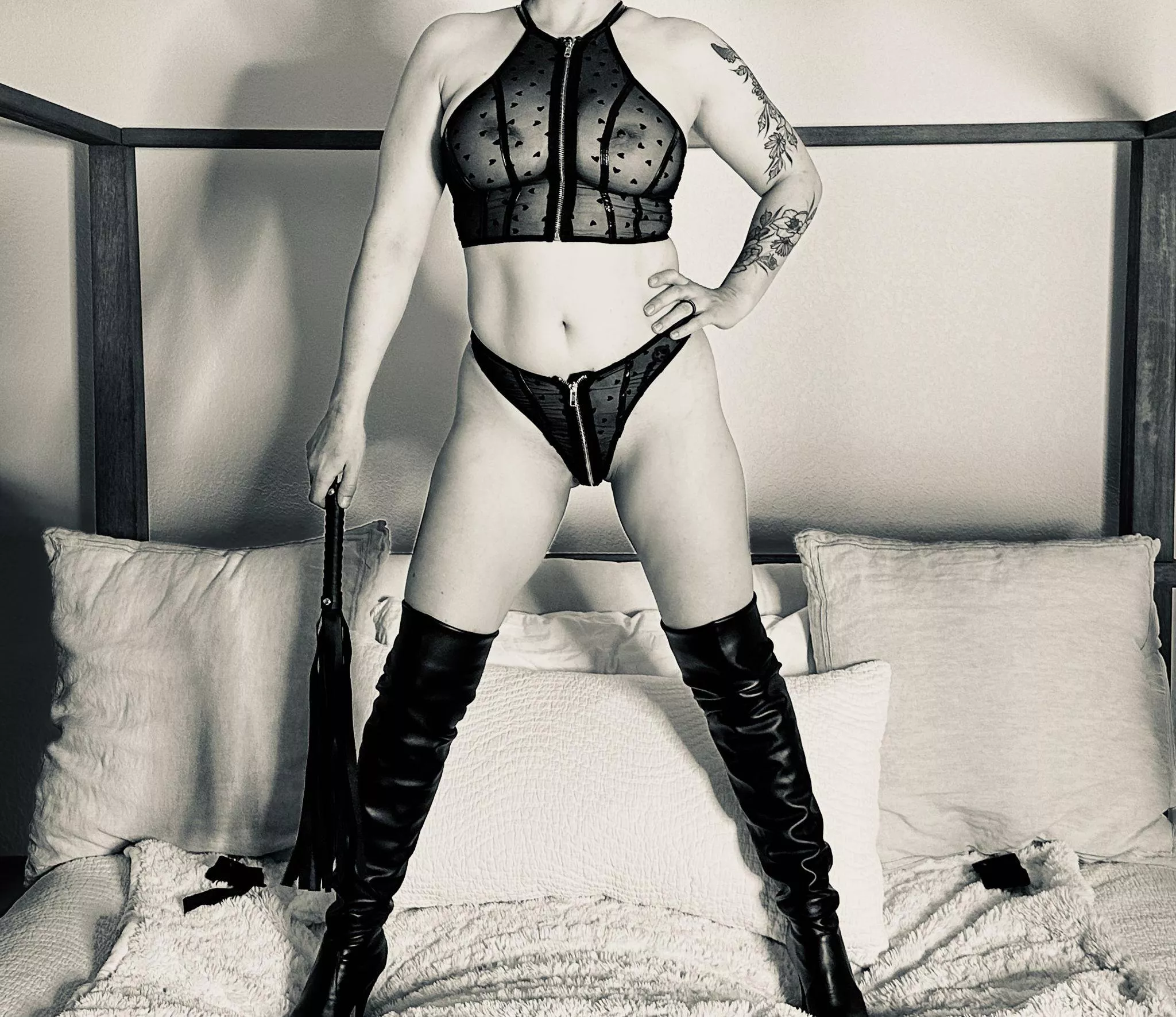 I'm in charge posted by Lucy_Woods_DD_MILF