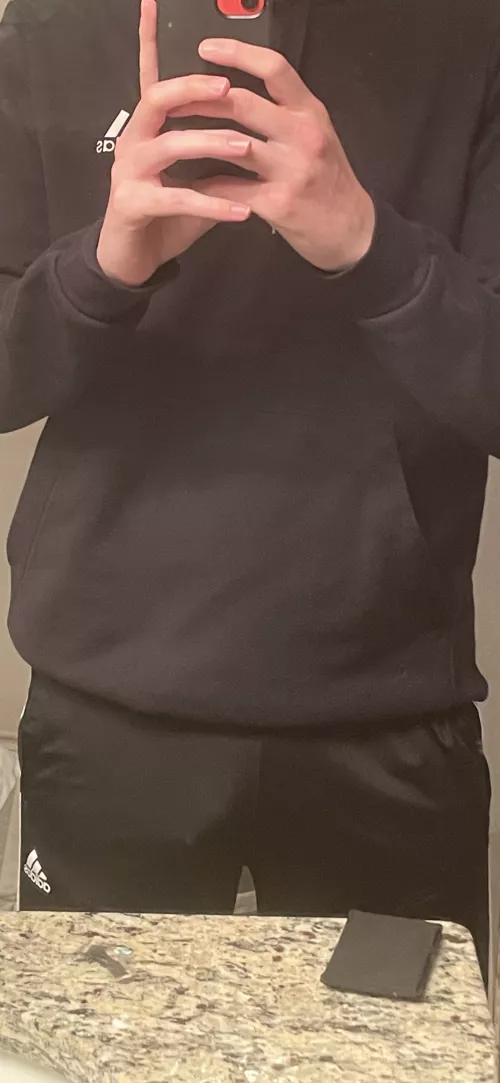 Just hit a surprise growth spurt. Would you notice this while taking a stroll? Knowing it's me at my softest, what are you're thoughts? by PEthrowaway4224