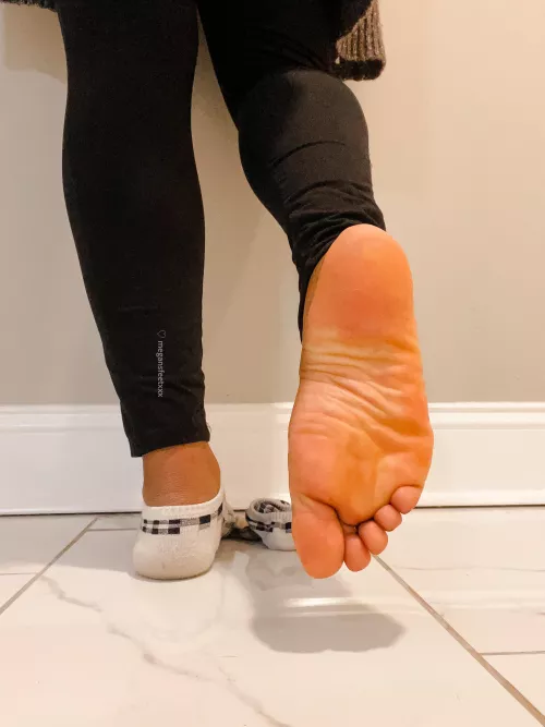 Lick the wrinkles out of my soles 😍 by megansfeetxxx