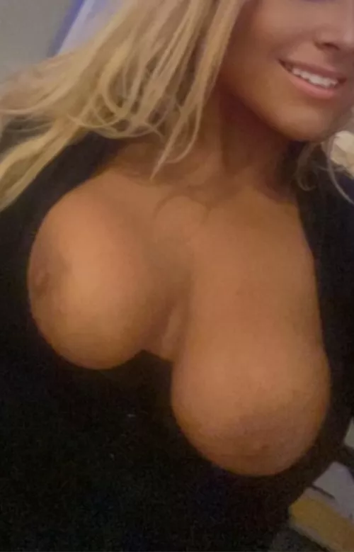 Looking for a load of 💦💦💦 on each tit. Which are you aiming for? by FLPeachBottom