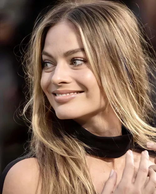 Margot Robbie by NoBobcat1850