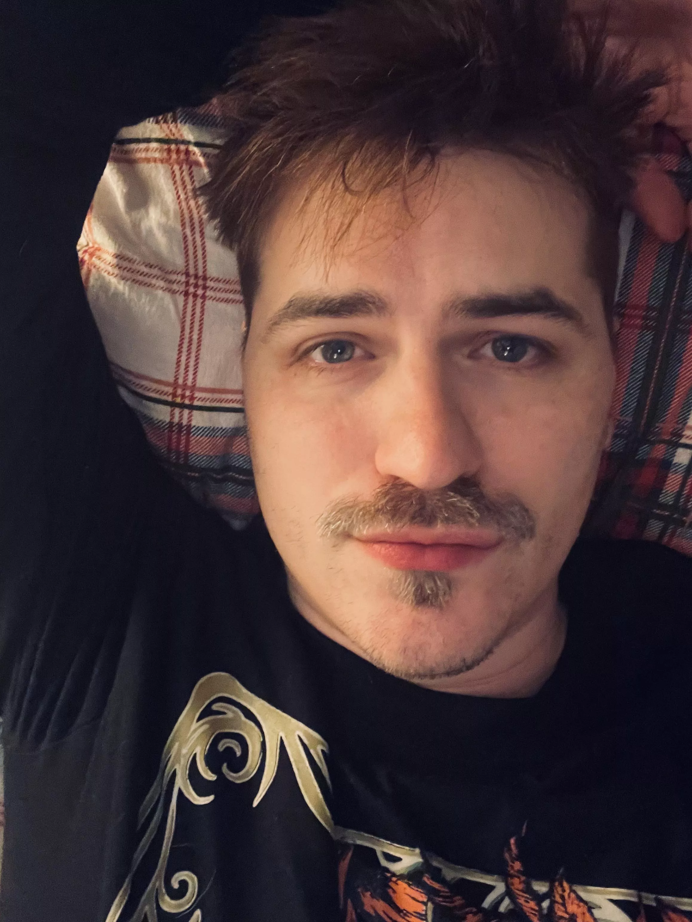 Messy hair but comfy! posted by resiidenteviil