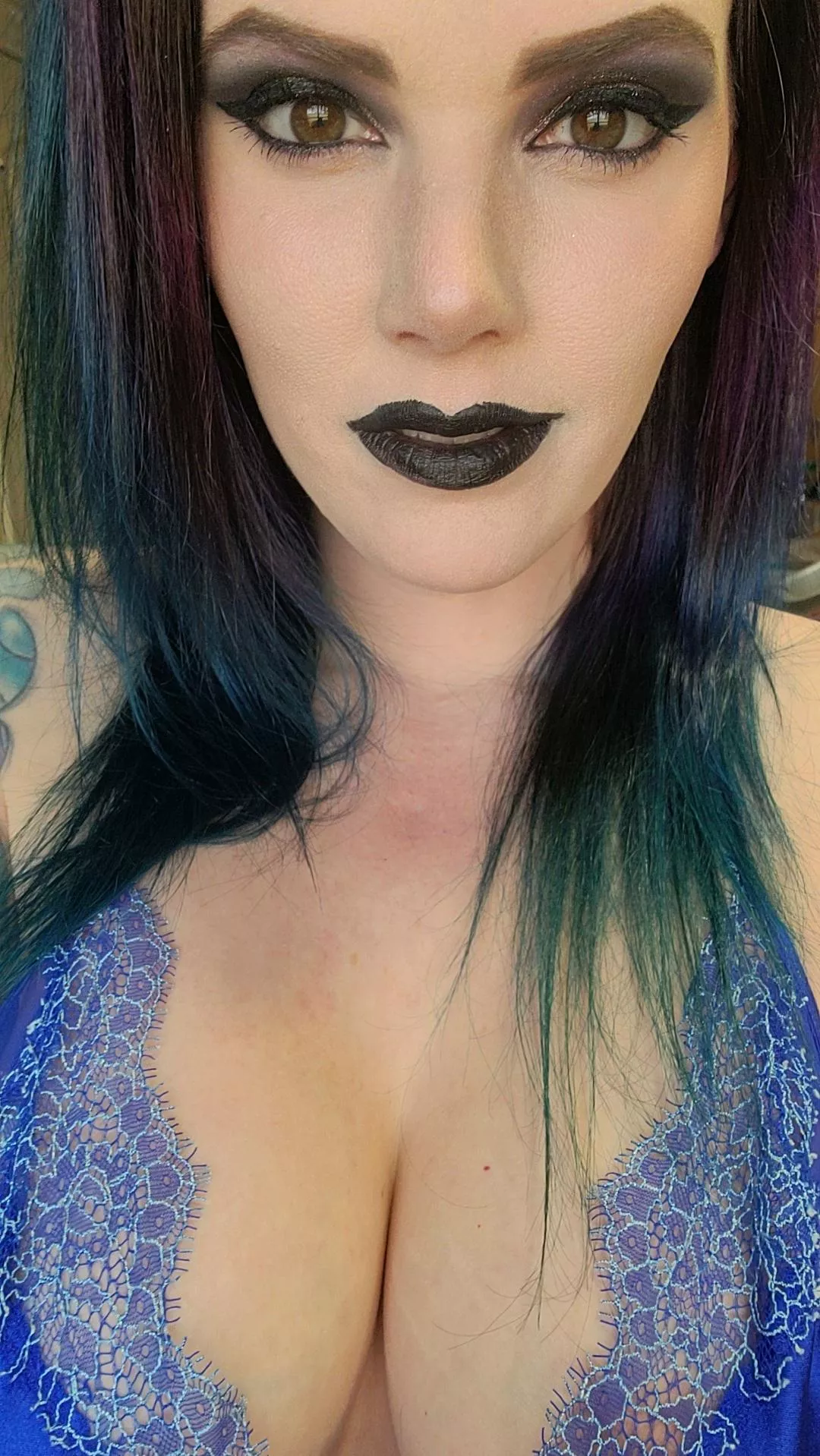 Photoshoot ready 💅💋 posted by gothbabe2024