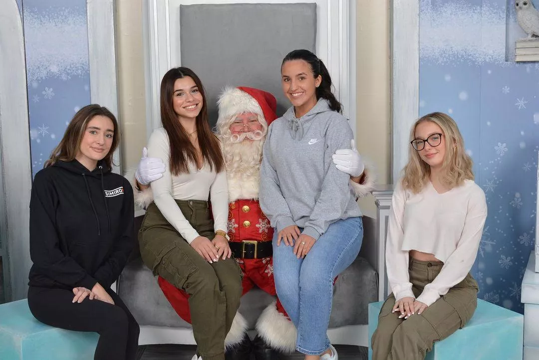 Santa's Helpers posted by laslokovacss