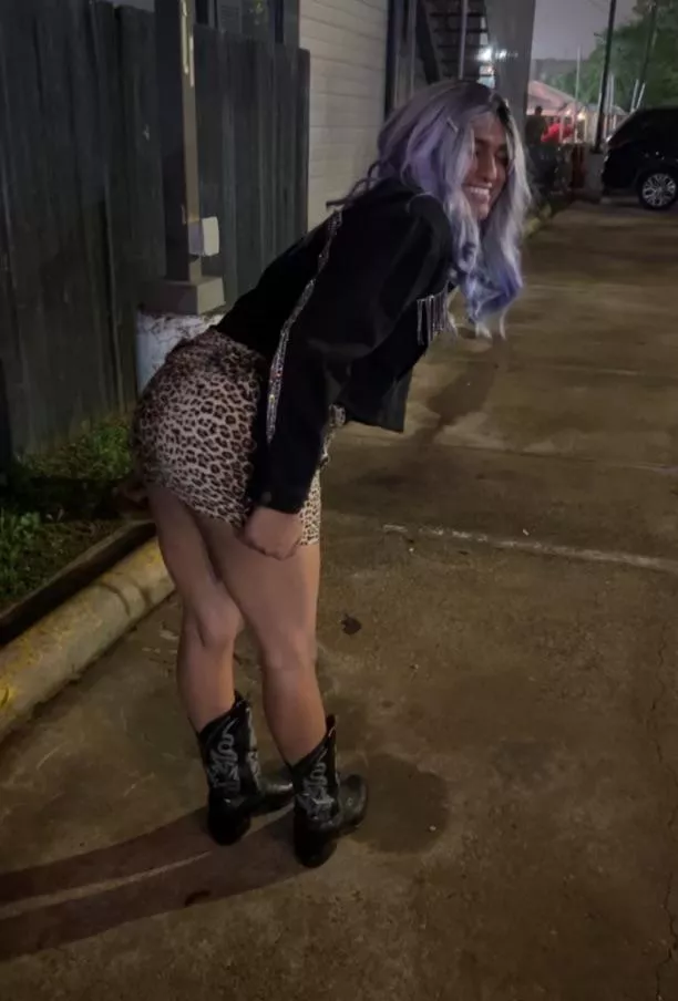 Short Skirt, Happy Girl posted by Thin_Actuator8278