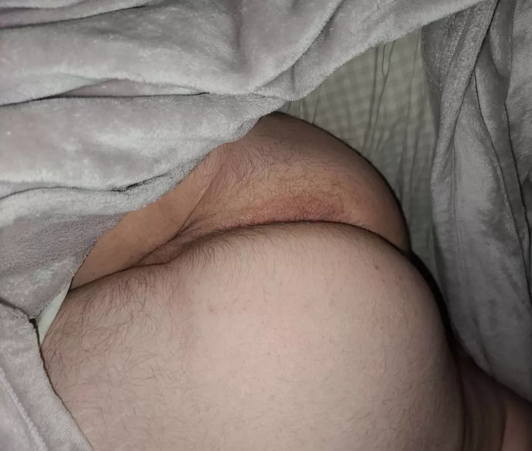 Should i go smooth? like and comment yes for a surprise 😘 posted by Far-Laugh-8410