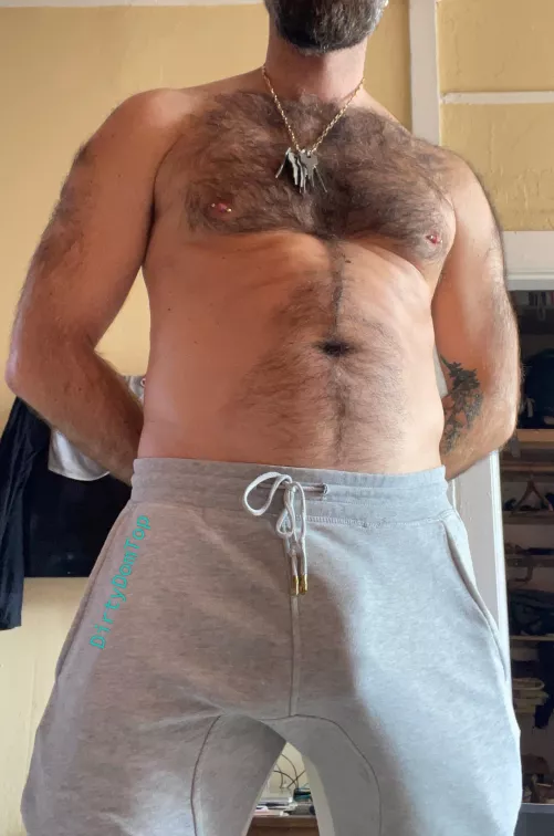 Tell me: what size do you think it is? Closest one gets a pic in DMs by DirtyDomTop