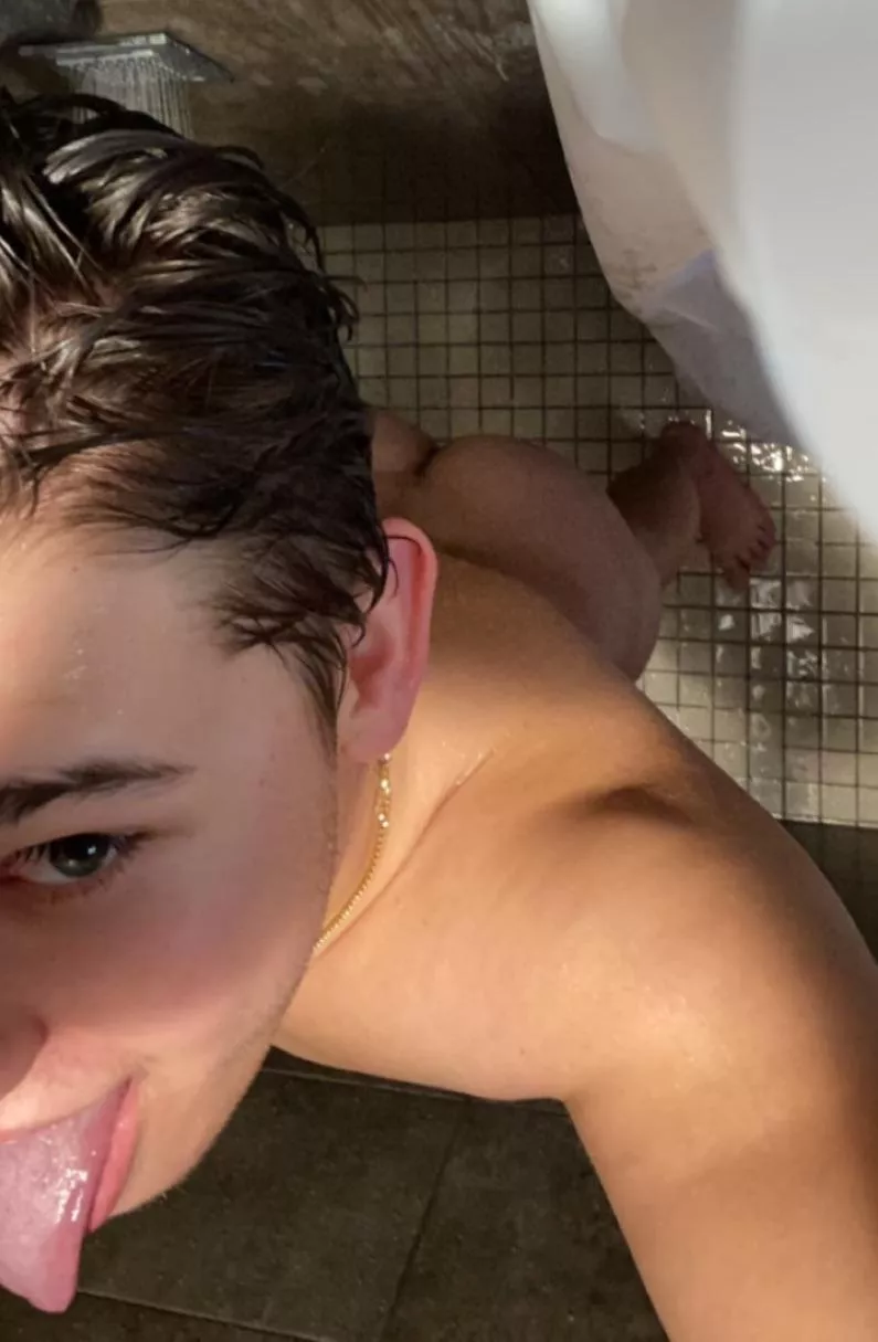 Thinking about putting something in my ass tonight… should I? posted by Shakinbacon02