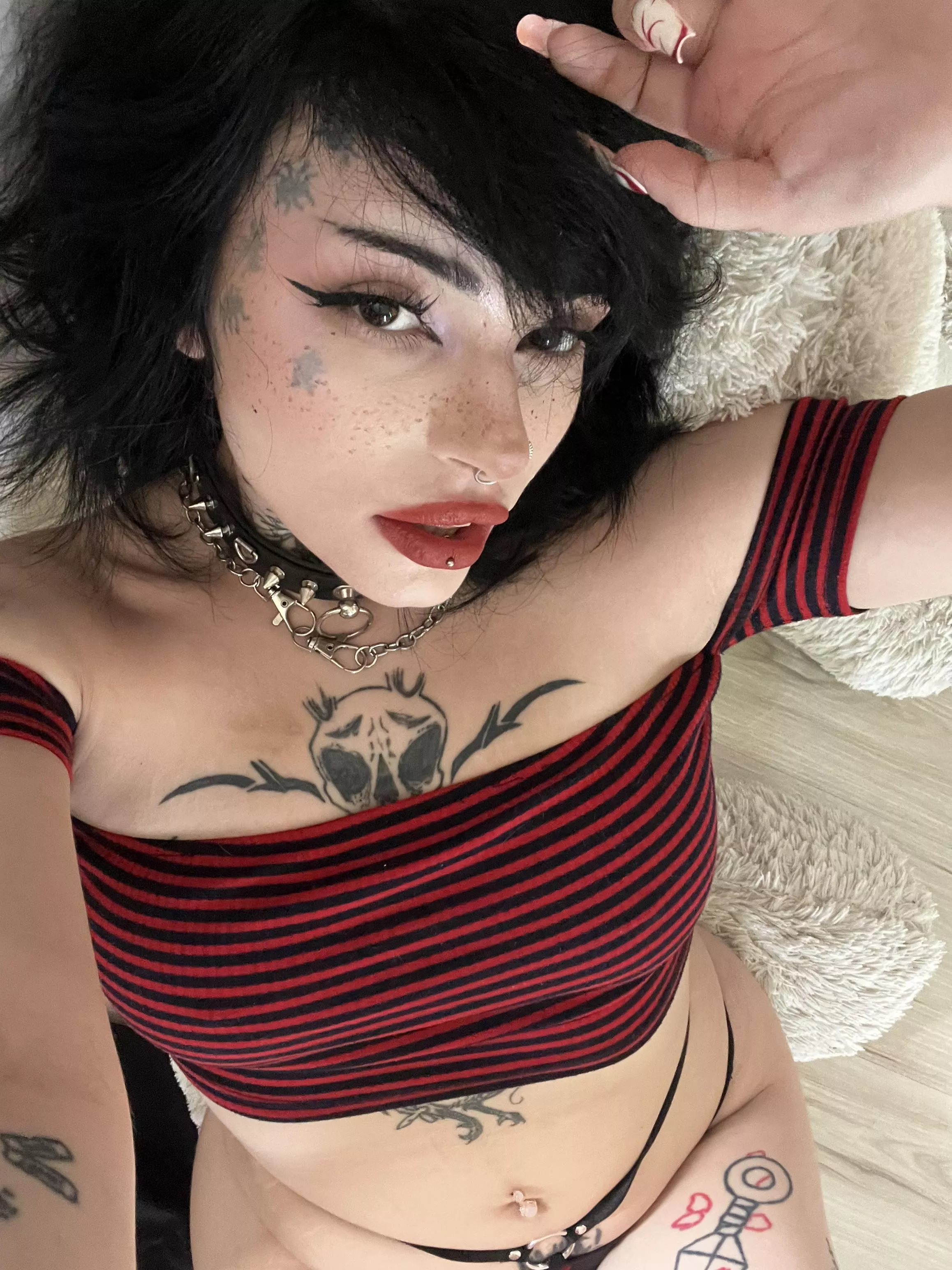 thoughts on goths? posted by ConclusionInternal29