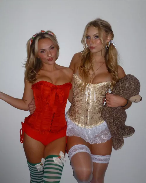 Tough choice, red or gold? by clownboyzzz