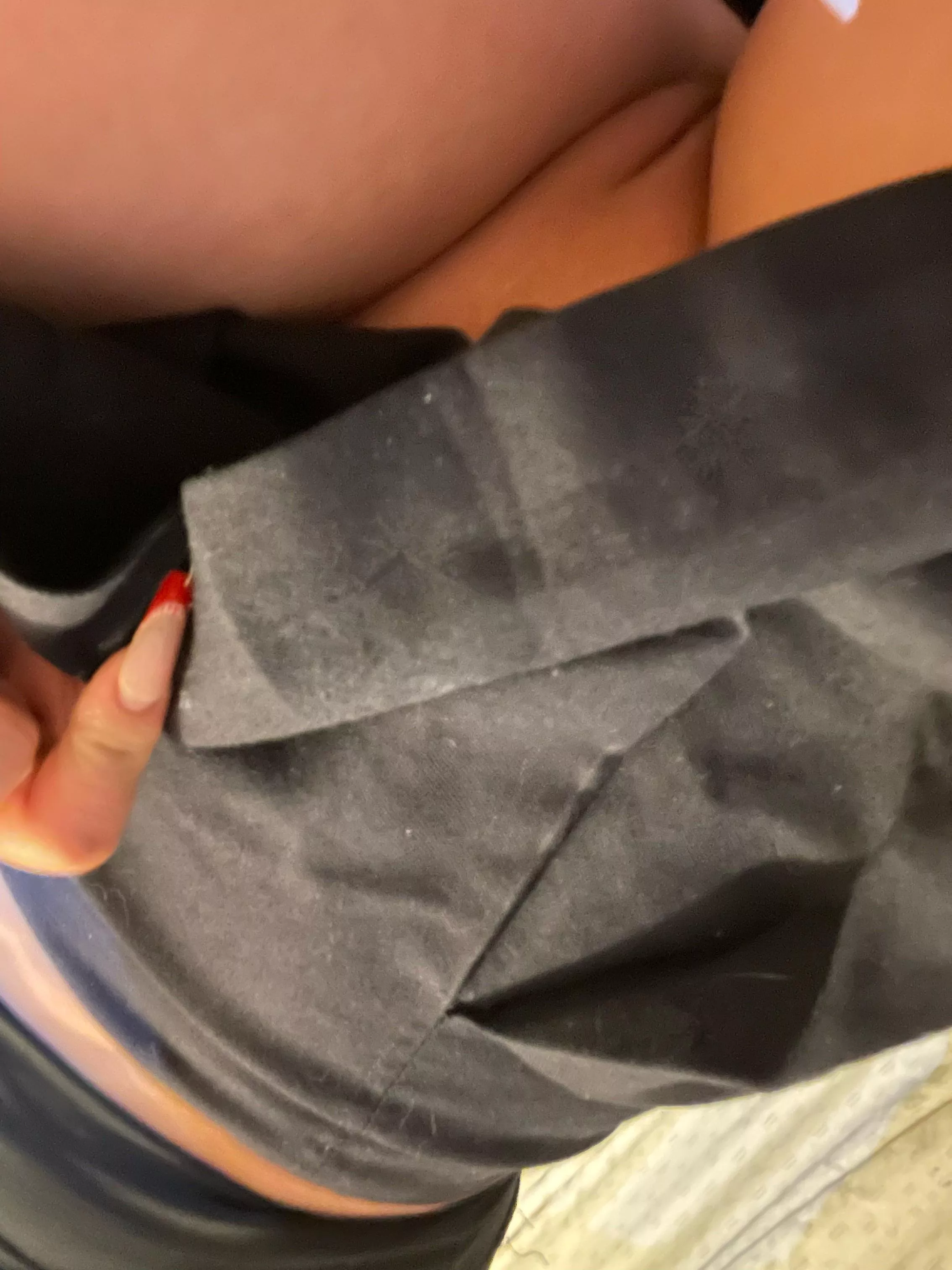 Upss, my ex high school's skirt is too small for me posted by Colitomrtz