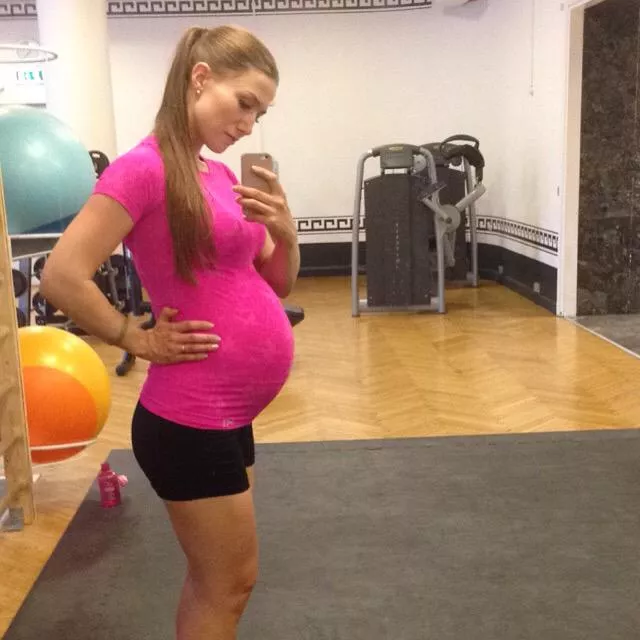 Wanna join me in the gym? posted by SnowWhiteDK