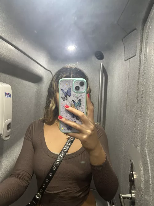 Was a little cold on the bus🤧 by ripemangobaby