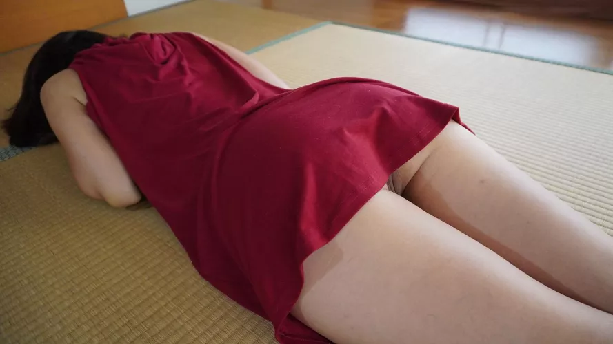 What would you do to a sleeping lady? by tokyo_mom_hiroko