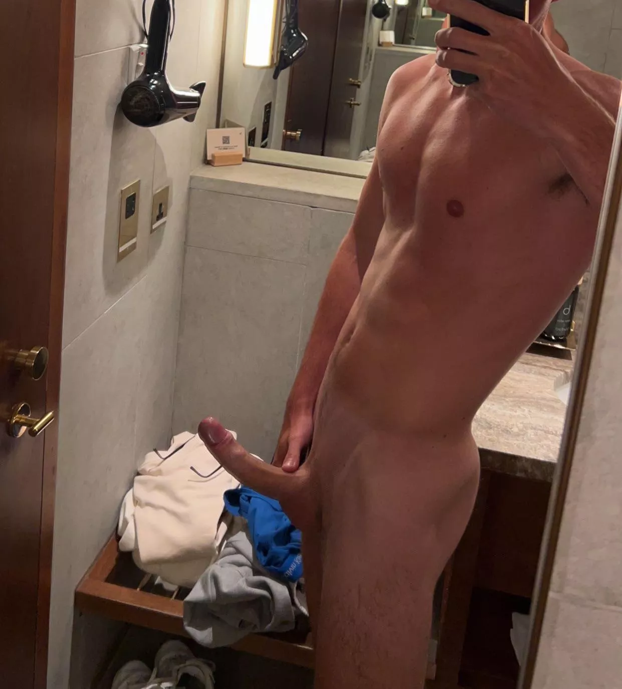 21 skinny/fit hmu @lorenzodongen posted by lorenzovd1