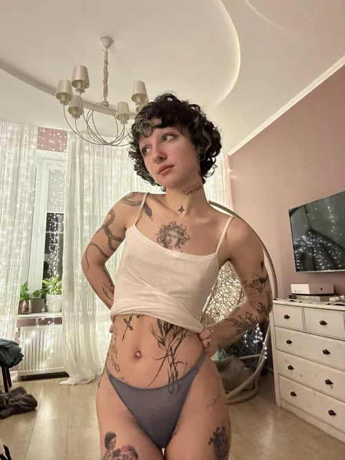 25F A friend of mine stole this top, and I want it back so badly by rowdy_bouncy