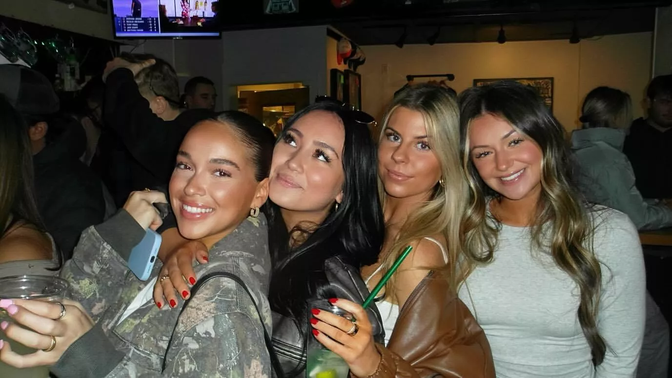 4 pretty girls walk into a bar... posted by mbass-69