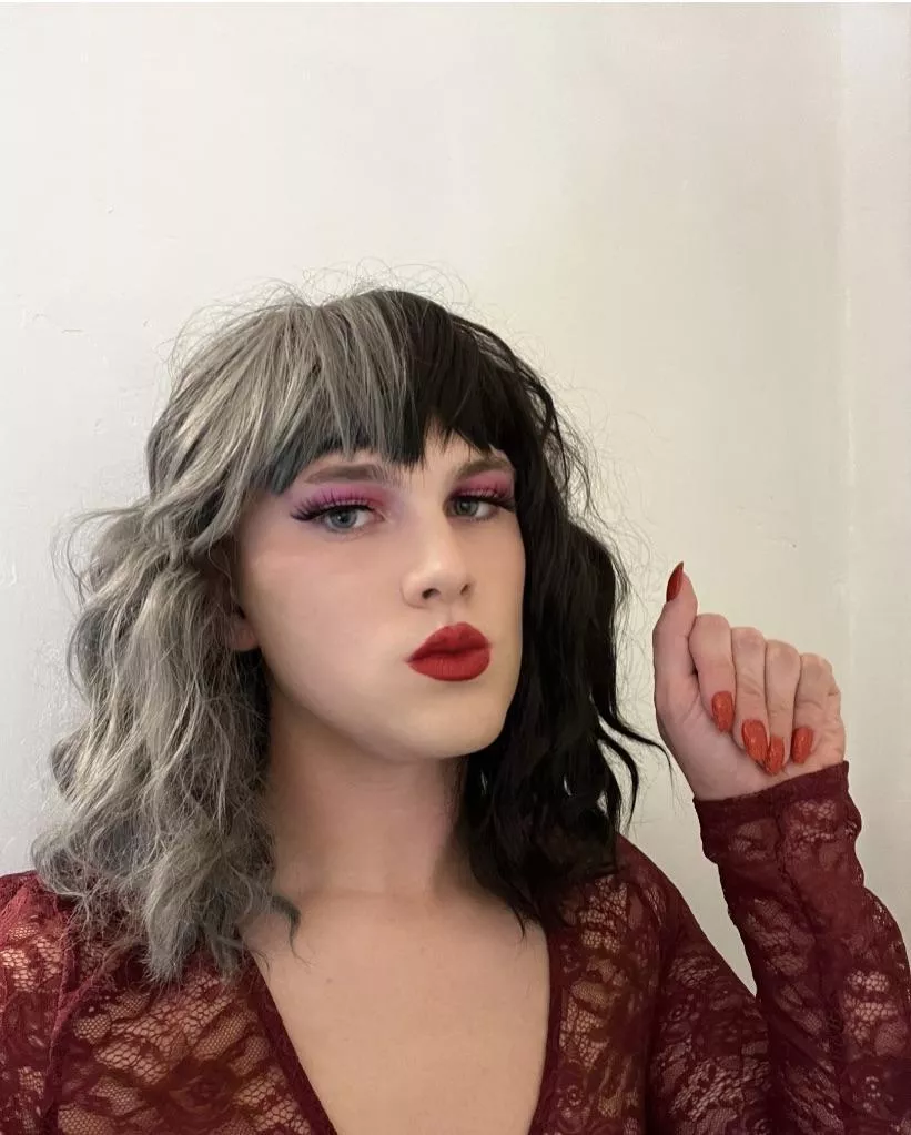 Can you tell my favourite colour?❤️ posted by Aggravating_Season65