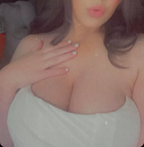 Do you like staring at a married woman’s cleavage? 😇 by SluttyCinnamon