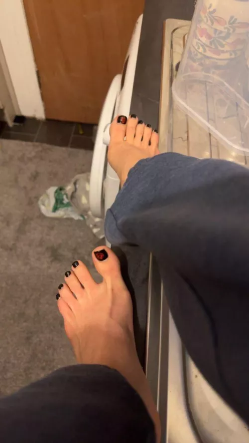 Don’t mind me sitting here by Flat-Cartographer-95