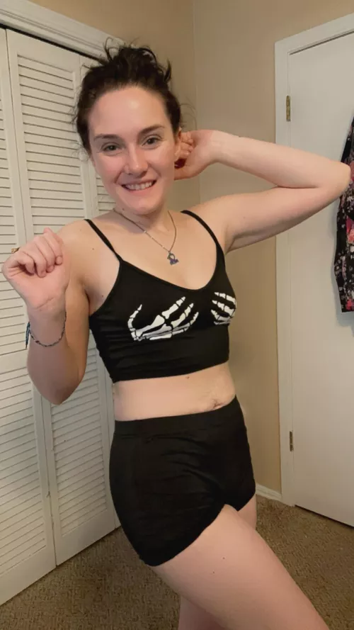 Dorky goth girls need a good fuck too, cum n get me by knotymaid