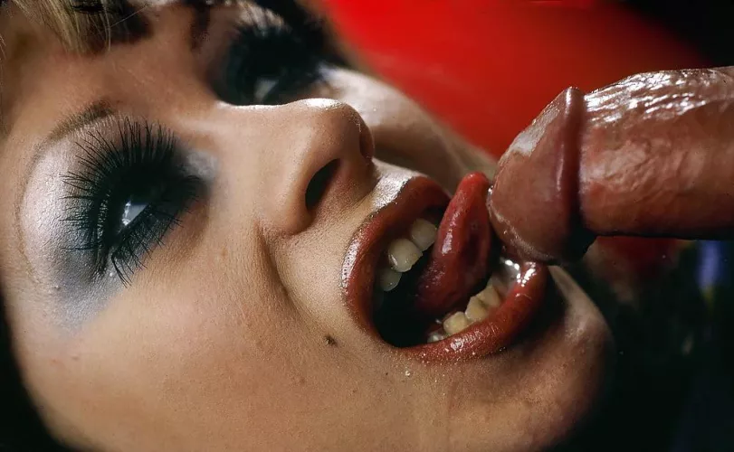 Eye contact by Porncollector22