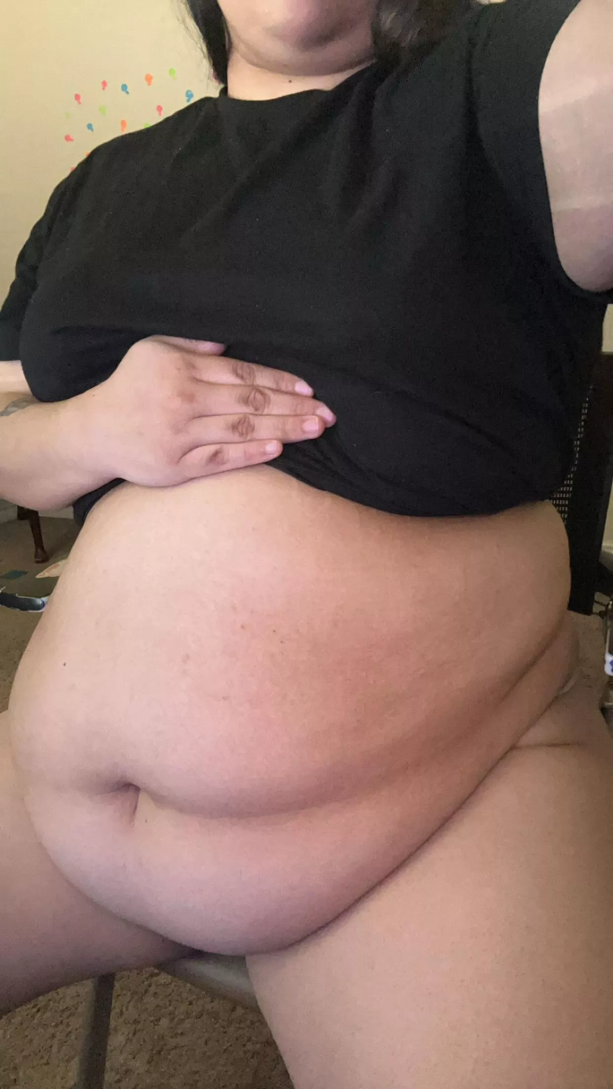 feed this piggy , she’s starving 😩 posted by roundbellied