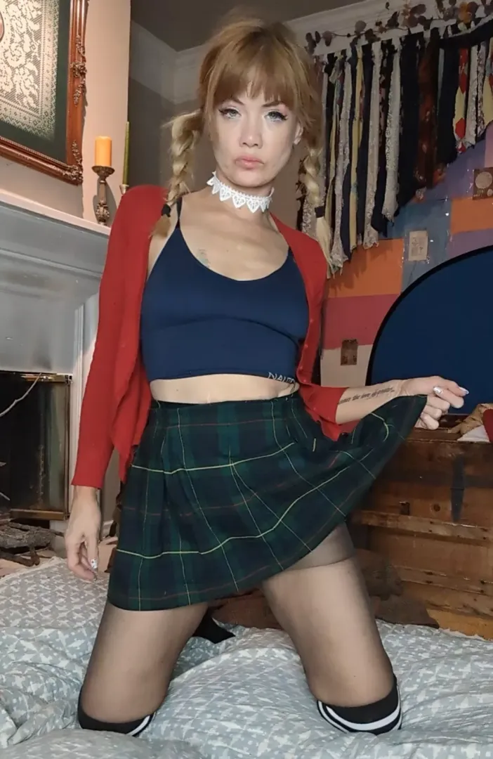 Feeling so fierce in this skirt by peanutbutter79